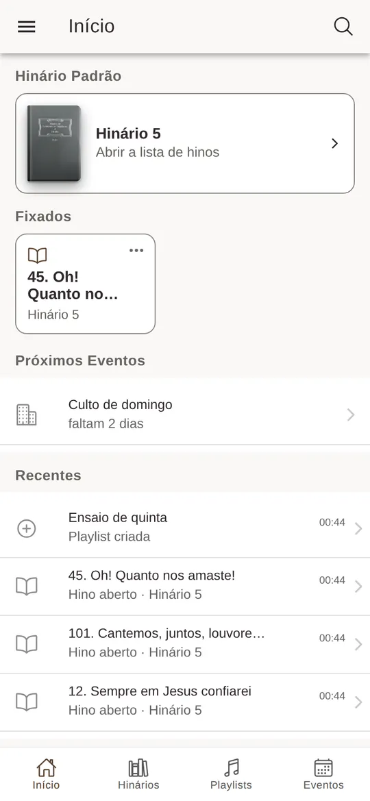 A página inicial, com o hinário padrão, um hino fixado, o próximo evento e os recentes.